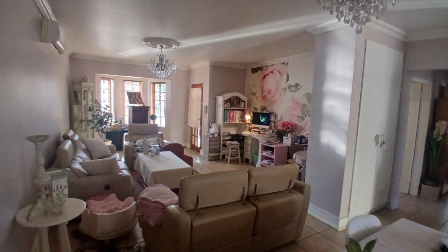 2 Bedroom Property for Sale in Langenhovenpark Free State